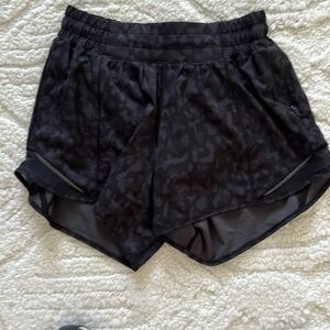 Lululemon camo running short